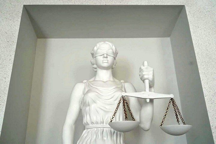 Суд в Якутске взыскал более 450 тысяч рублей за травму на перекрестке