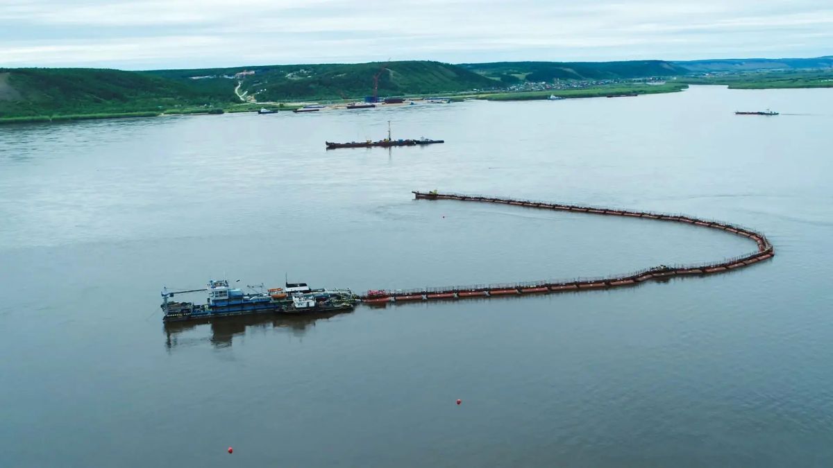 Речной флот завершил сезон работ на площадке Ленского моста