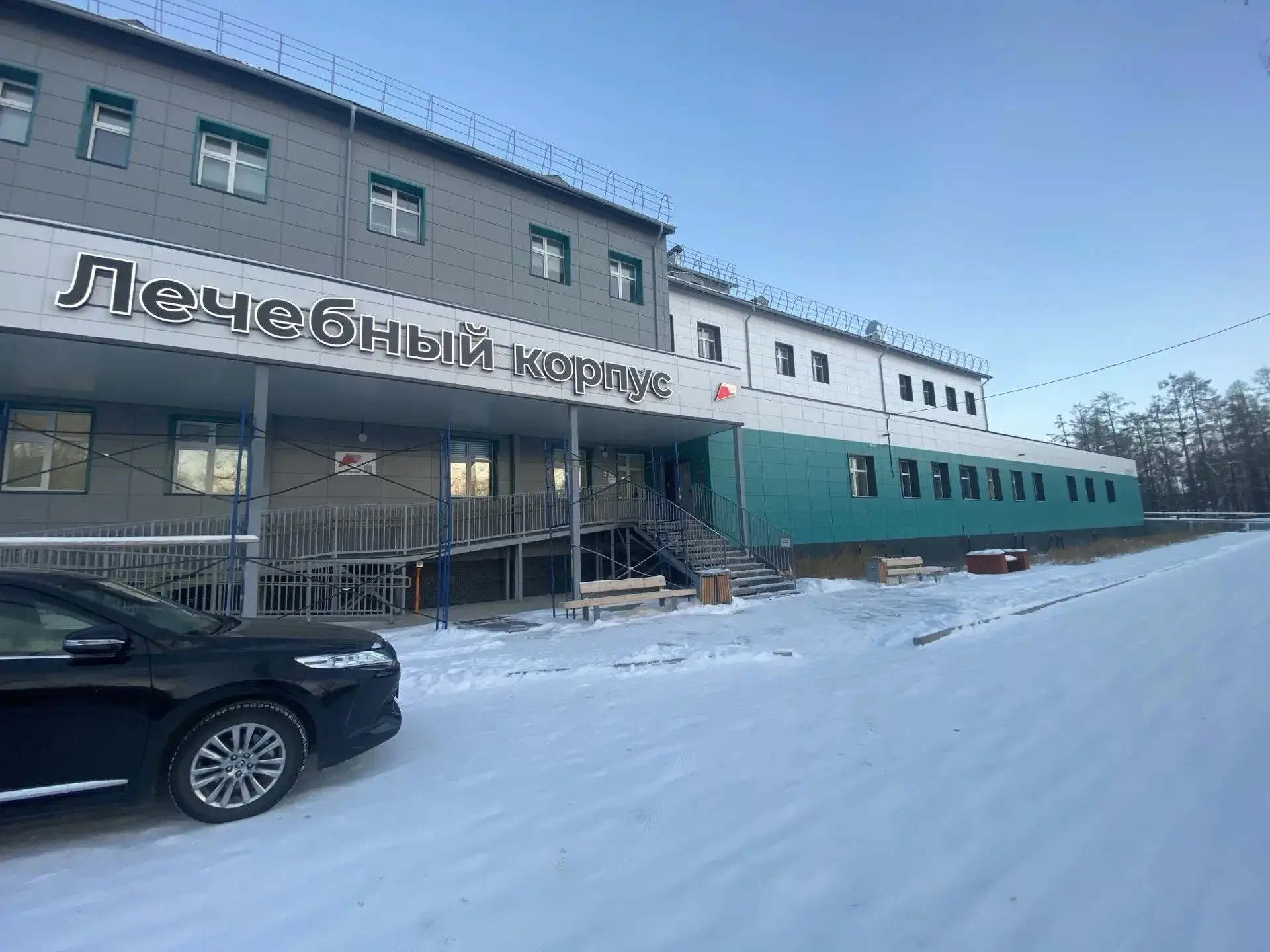 Почти тысяча пациентов получили медицинскую помощь в новом корпусе Намской больницы