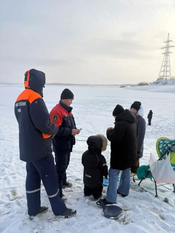 Служба спасения Якутии предупреждает горожан об опасности тонкого льда Служба спасения Якутии предупреждает горожан об опасности тонкого льда