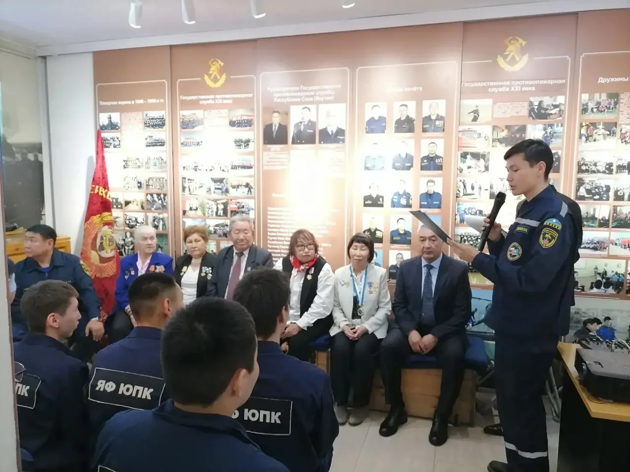 В Центре профилактики и предупреждения чрезвычайных ситуаций республики прошла встреча с ветеранами Службы спасения РС (Я)