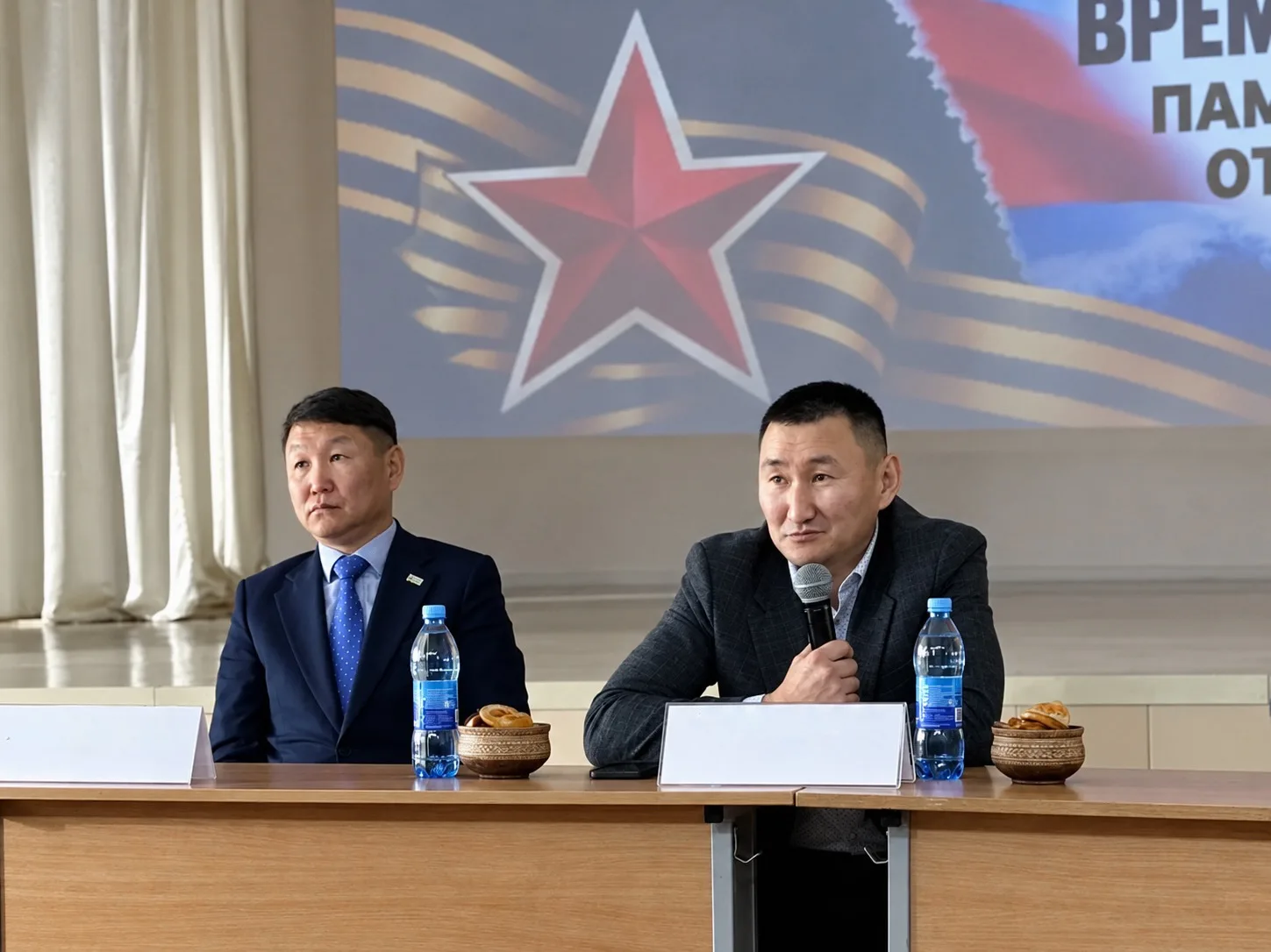 «Время патриотов»: студенты Якутска встретились с ветеранами СВО