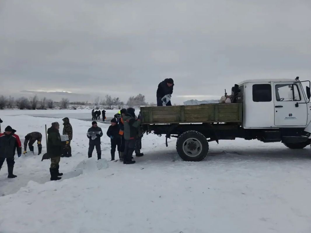 Управа Строительного округа приняла участие в общегородском субботнике по заготовке льда для семей участников СВО Управа Строительного округа приняла участие в общегородском субботнике по заготовке льда для семей участников СВО