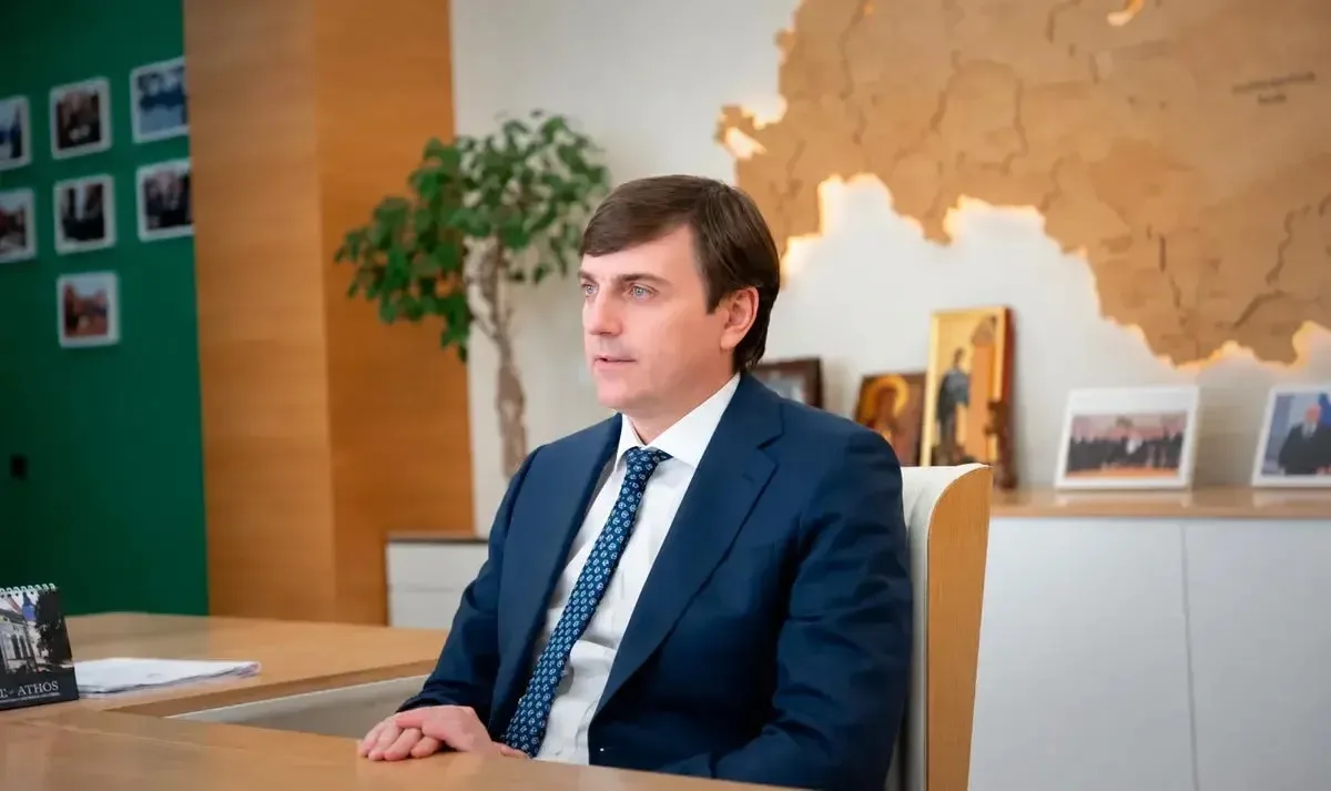 Интервью министра просвещения Сергея Кравцова: Российские школы смогут формировать более узкие направления внутри шести профилей